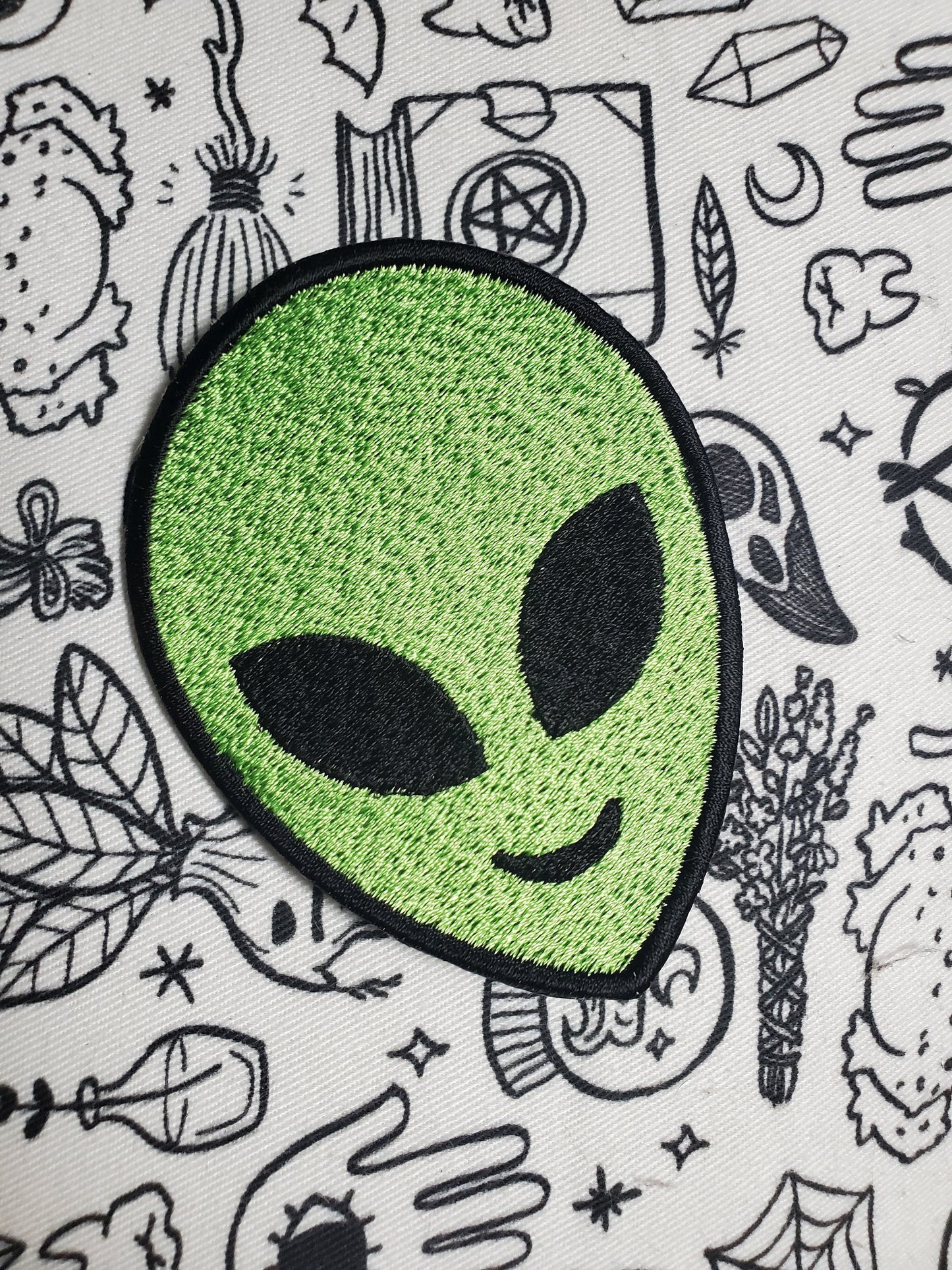 Alien head iron on sew on patch embroidered patch