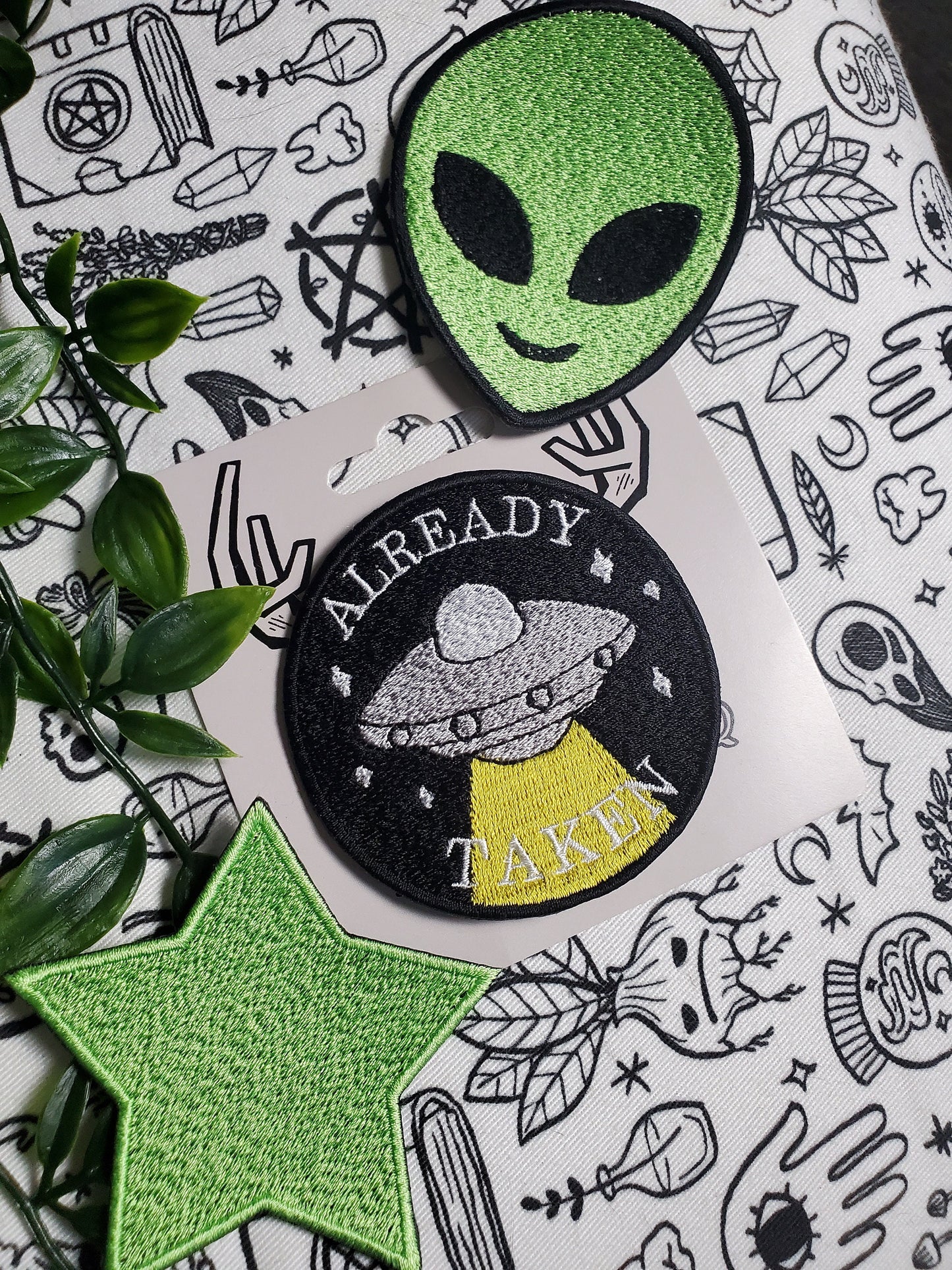 Green star galaxy alien iron on sew on patch