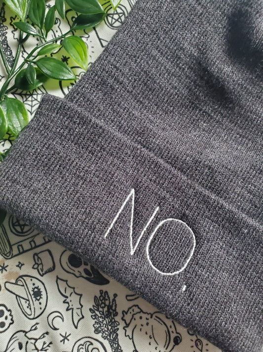 No. embroidered beanie hat, large size