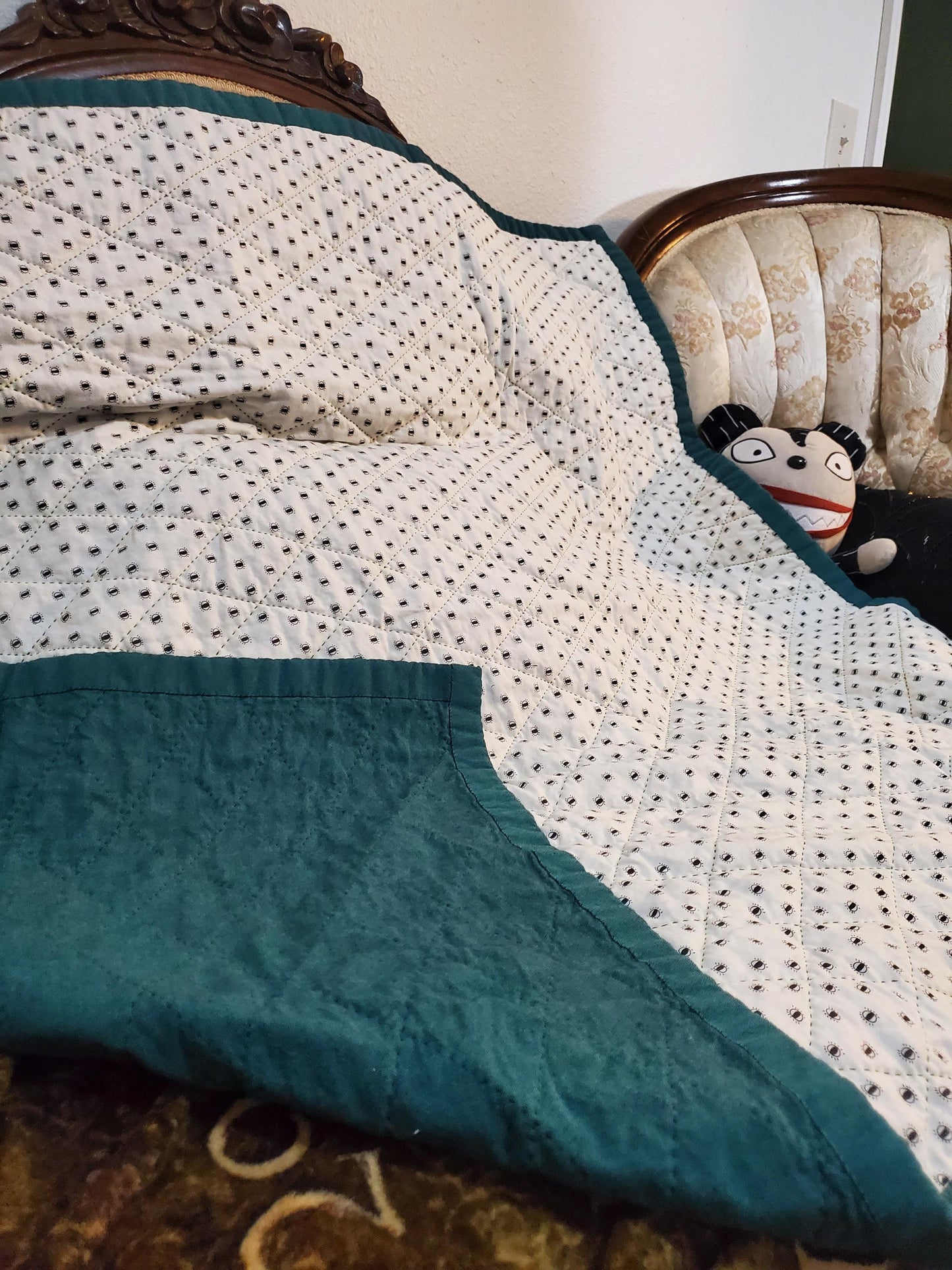 Halloween quilt, Hand sewn quilt, eyeball quilt, wholecloth quilt, throw quilt