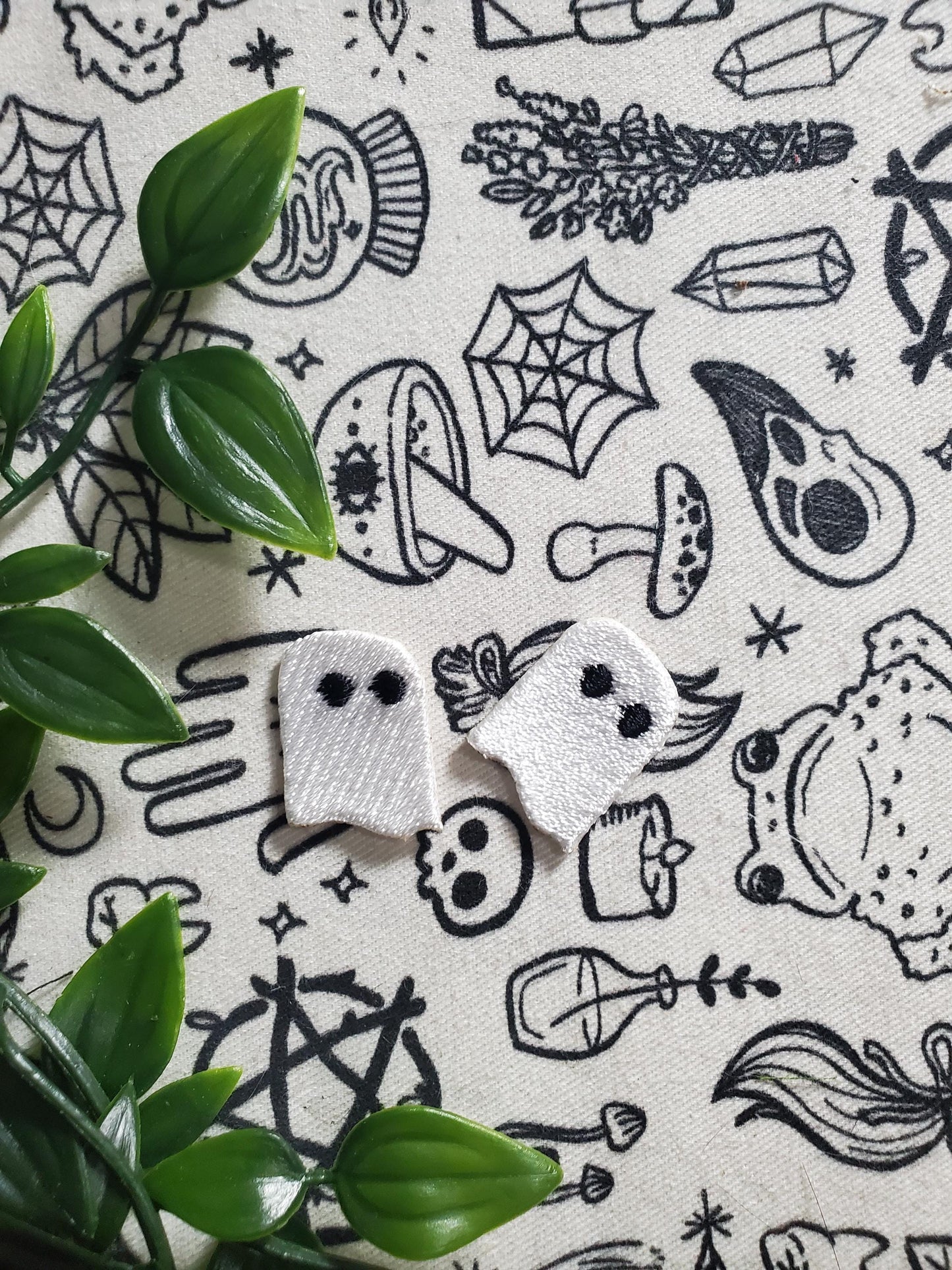 Mini ghost patch, iron on, sew on embroidered patch