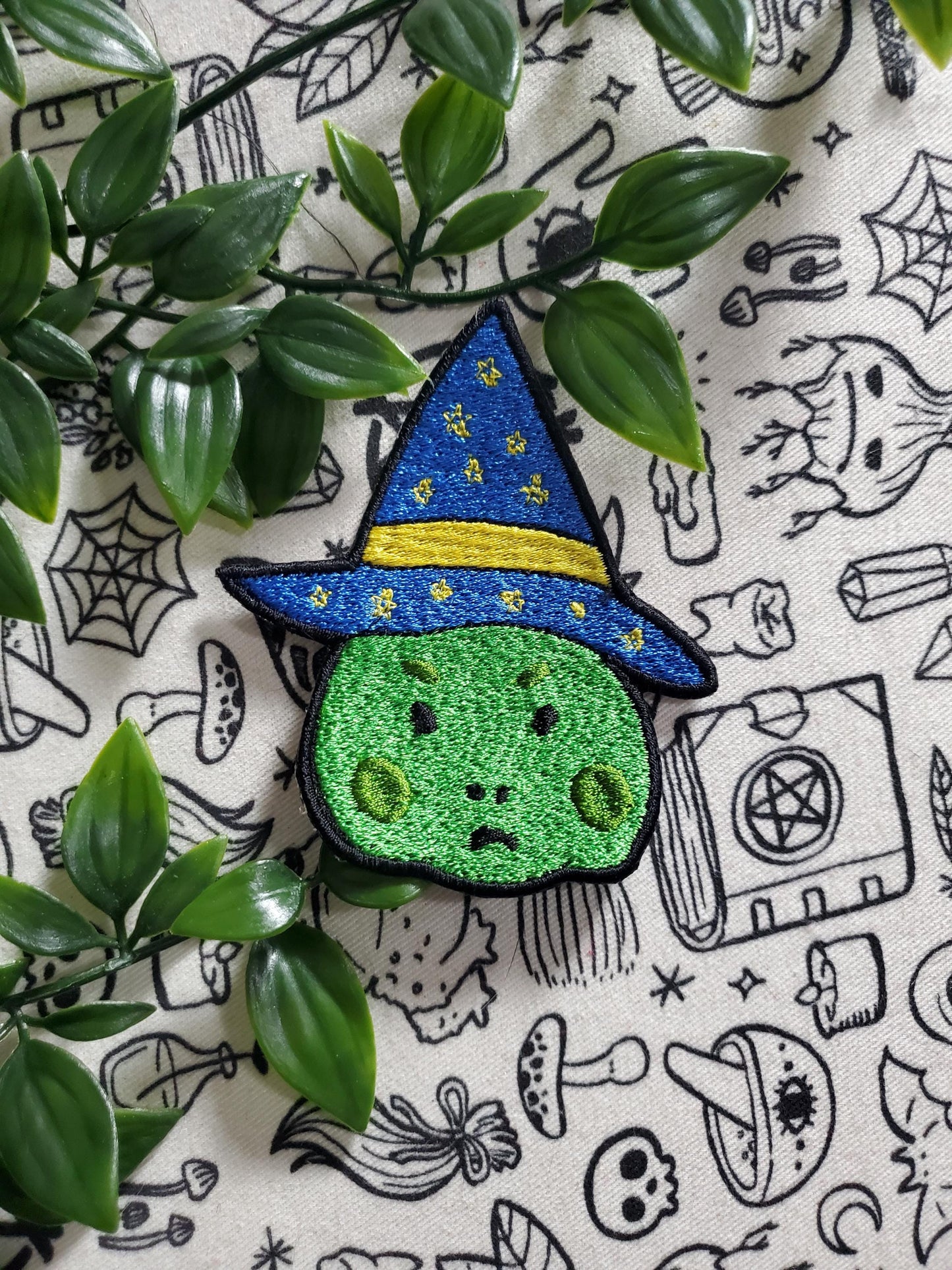 Grumpy wizard frogs patch, iron on embroidered frog patch