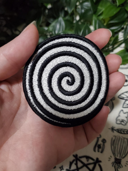 Spiral black and white patch